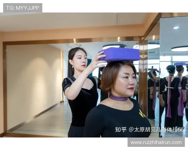 毕业季逆袭！邪修歪招 30 天矫正体态，求职照秒变气质大片(1)